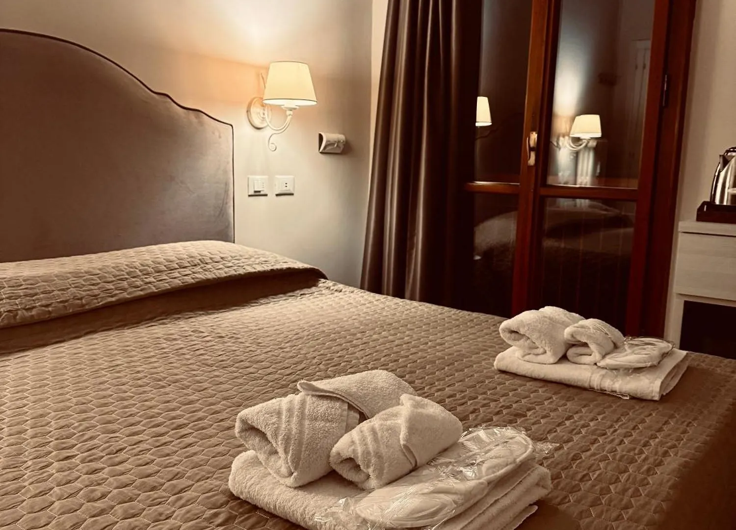Bed & Breakfast La Boutique By Rjgal B&B Florence Italy